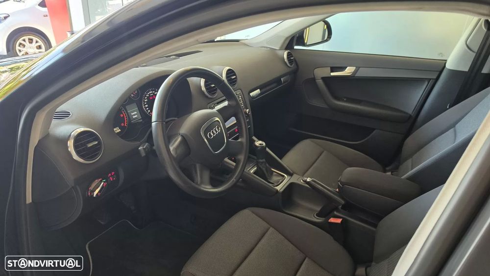 Audi A3 Sportback 2.0 TDi Attraction Business Line - 34