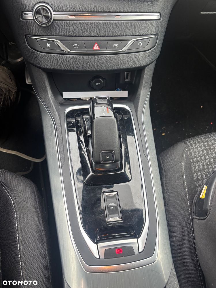 Peugeot 308 BlueHDi FAP 130 EAT8 Stop & Start Active Pack - 11