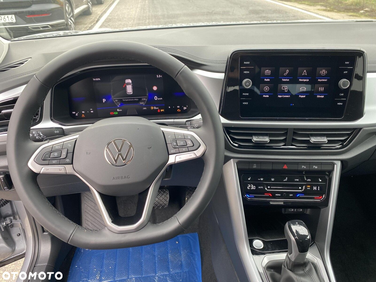 Volkswagen T-Roc - 13