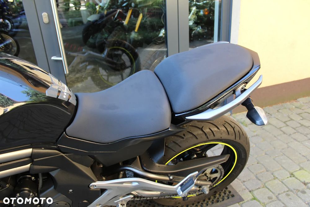 Kawasaki ER - 7