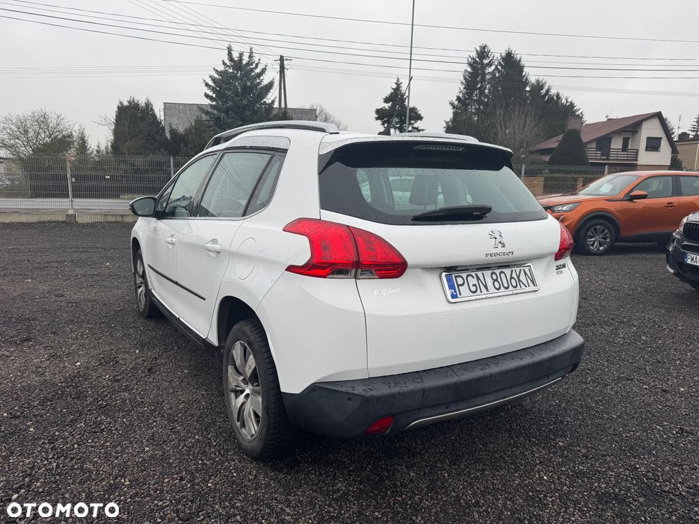 Peugeot 2008 1.2 Pure Tech GPF Allure S&S - 7