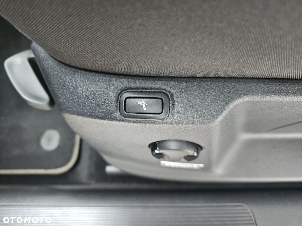 Volkswagen Golf Sportsvan - 33