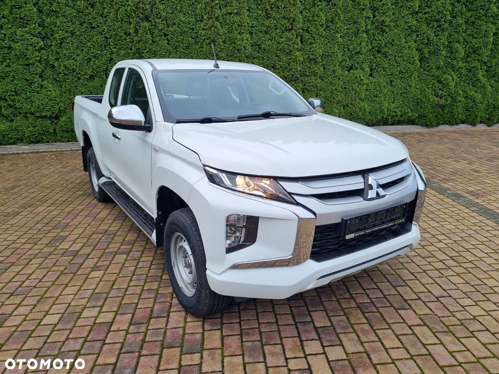 Mitsubishi L200 Pick Up 4x4 S&S Double Cab Intro Edition - 13