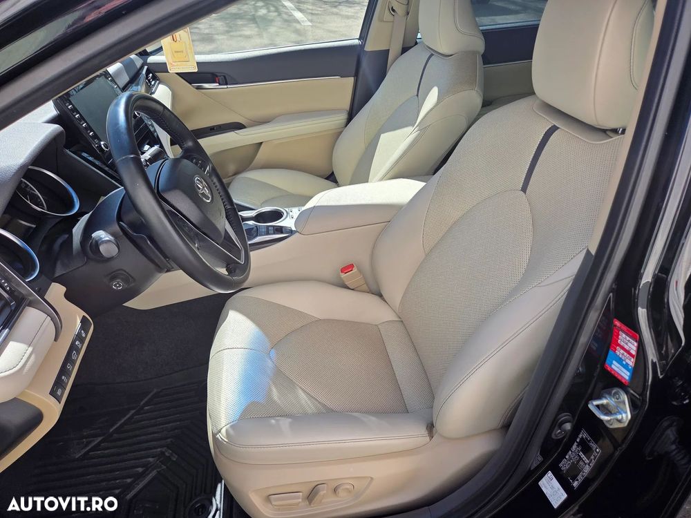 Toyota Camry 2.5 Exclusive - 24