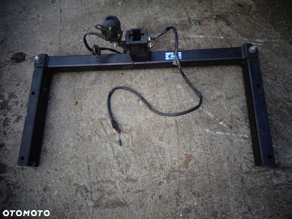 Hak holowniczy AUDI A5 8T - 1