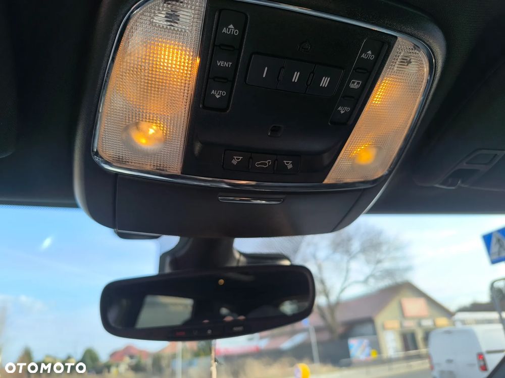 Jeep Grand Cherokee - 20