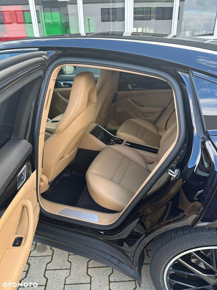 Porsche Panamera - 8