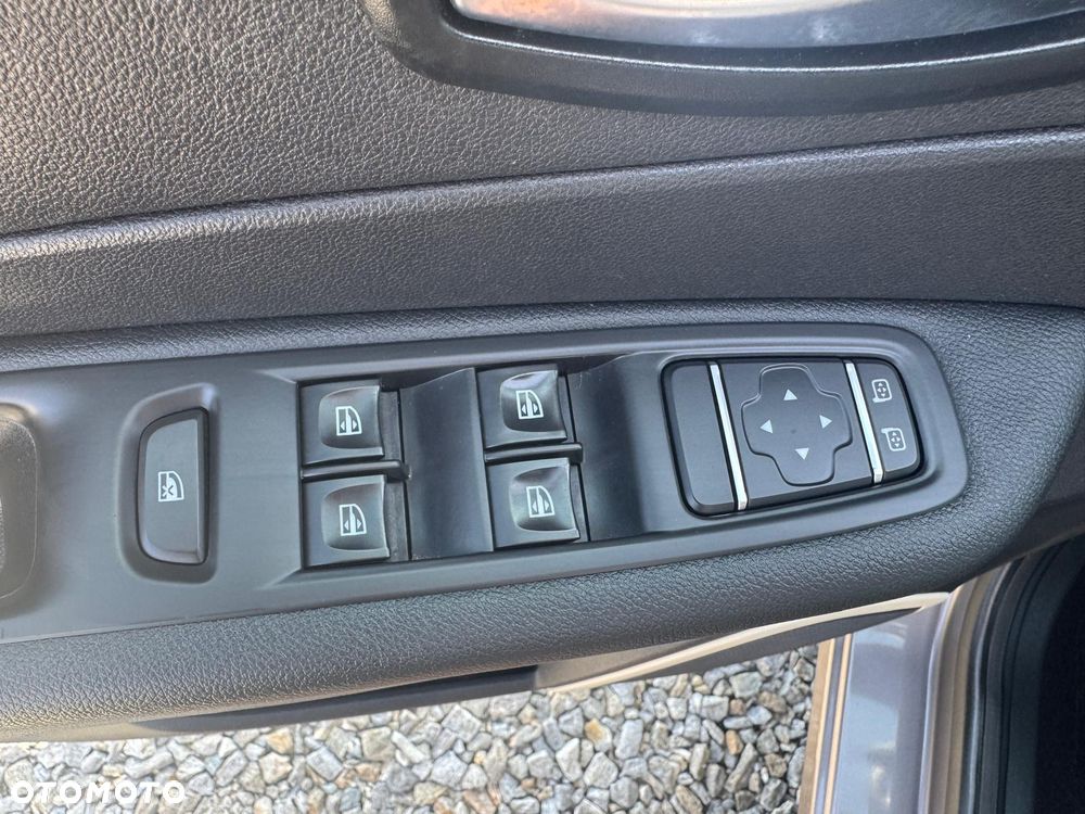 Renault Captur (ENERGY) dCi 90 EDC BOSE EDITION - 12