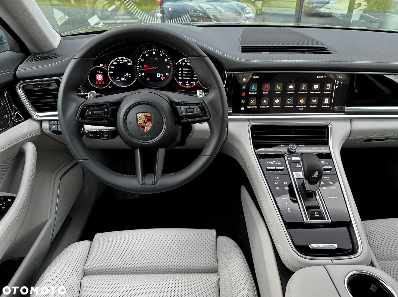 Porsche Panamera - 18