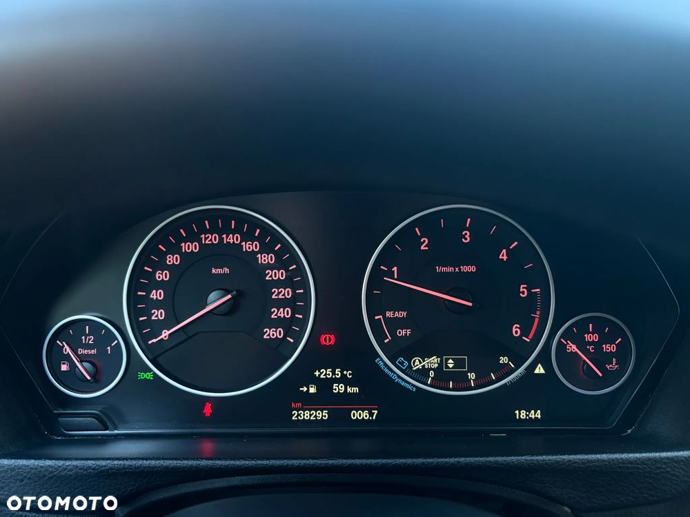 BMW Seria 3 320d - 33