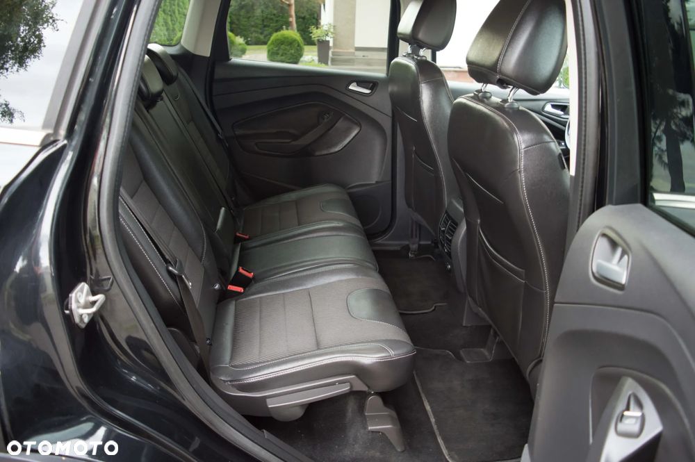 Ford Kuga 2.0 TDCi 2x4 Titanium - 36