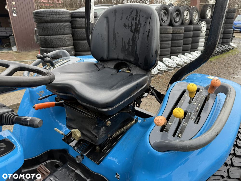 New Holland TC - 20