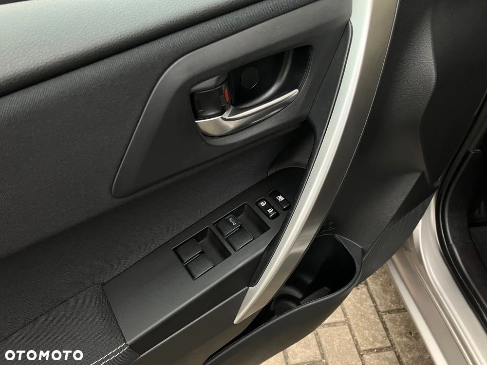 Toyota Auris 1.6 Premium - 25