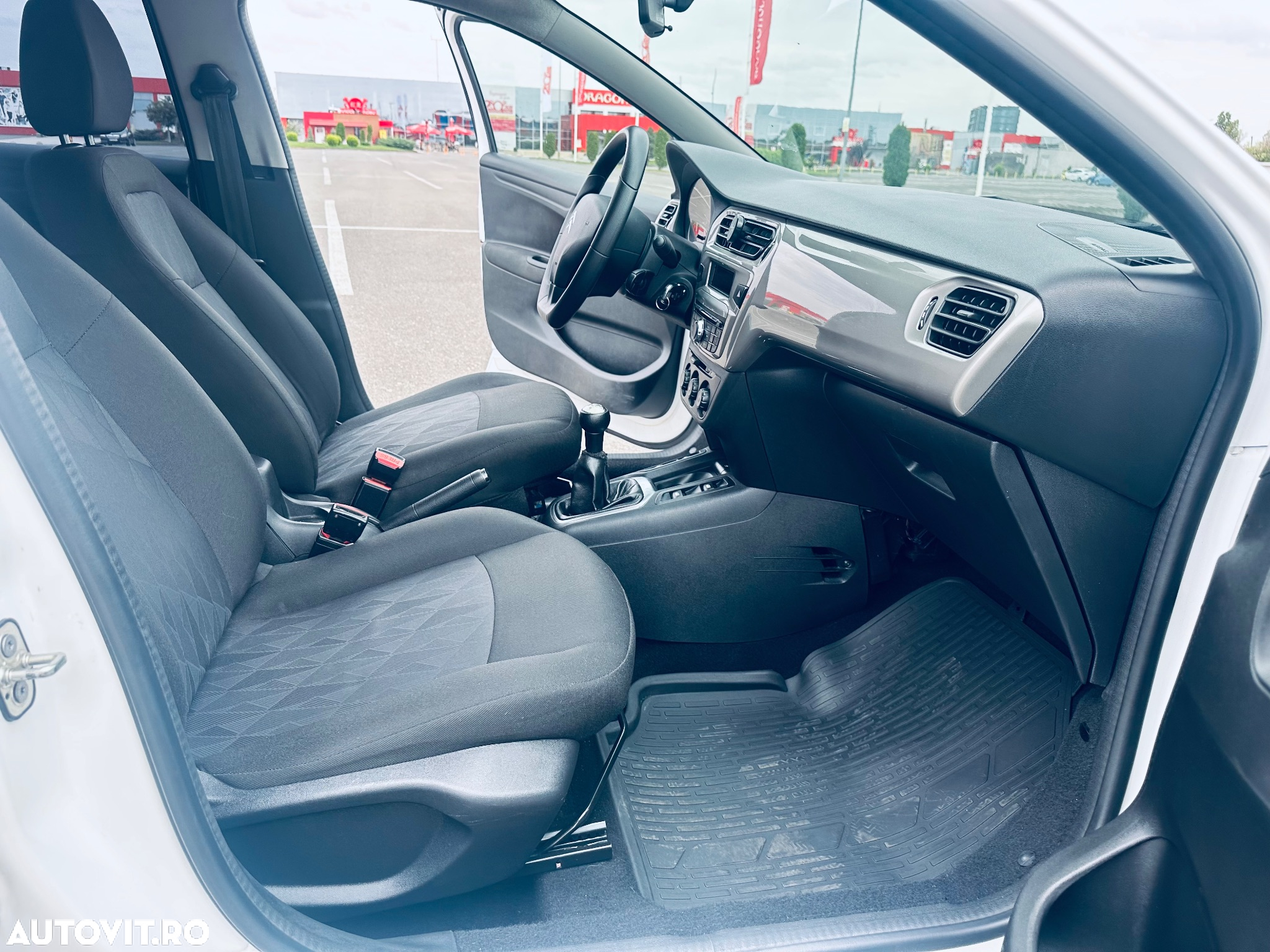 Citroën C-Elysée 1.2 PureTech BVM Live - 23