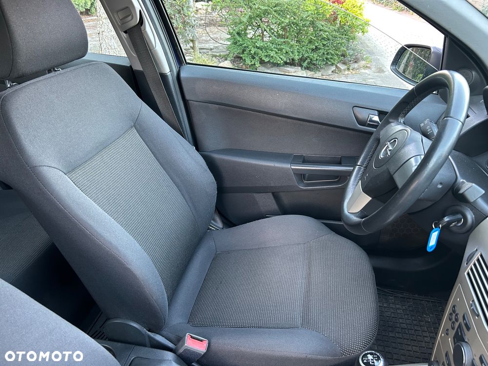 Opel Astra - 35