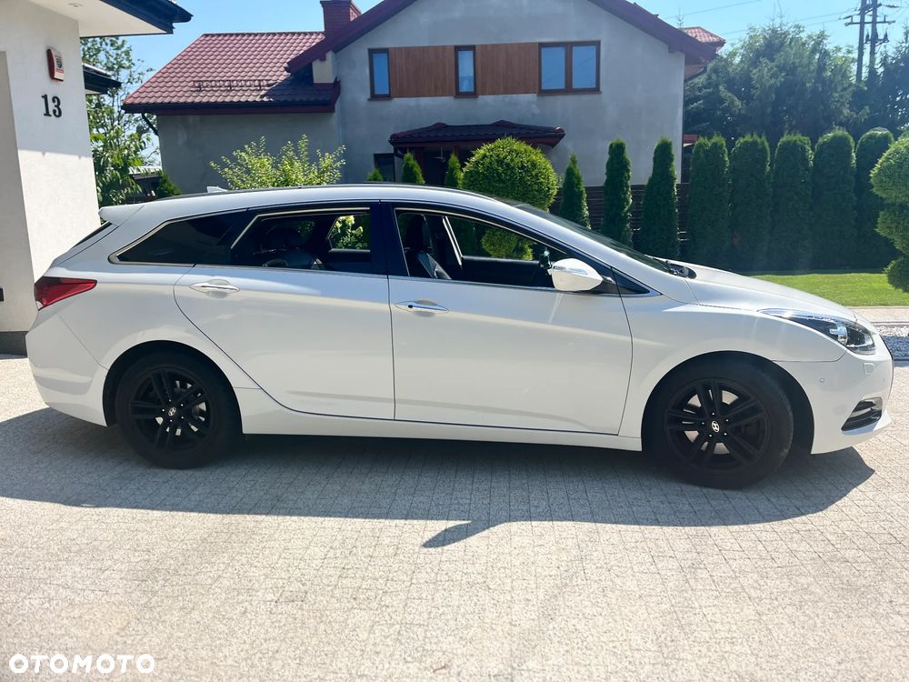 Hyundai i40 Kombi 1.7 CRDi DCT Premium - 4