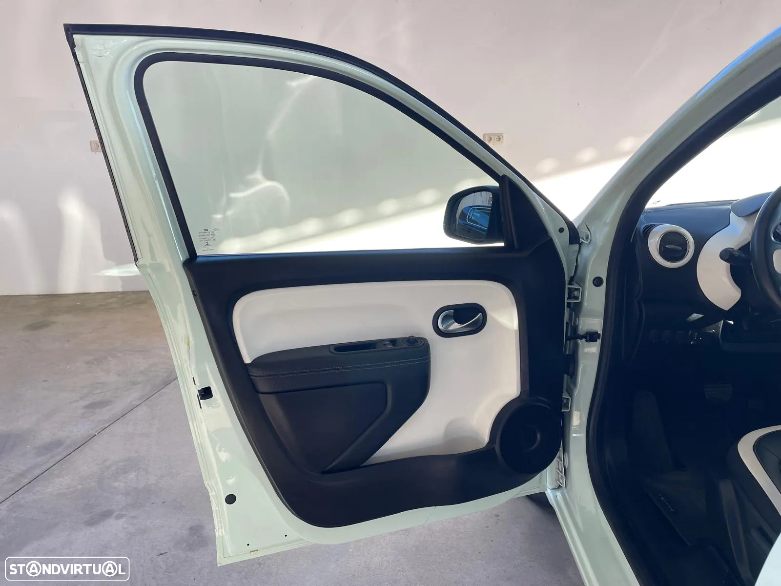 Renault Twingo TCE 90 EDC INTENS - 23