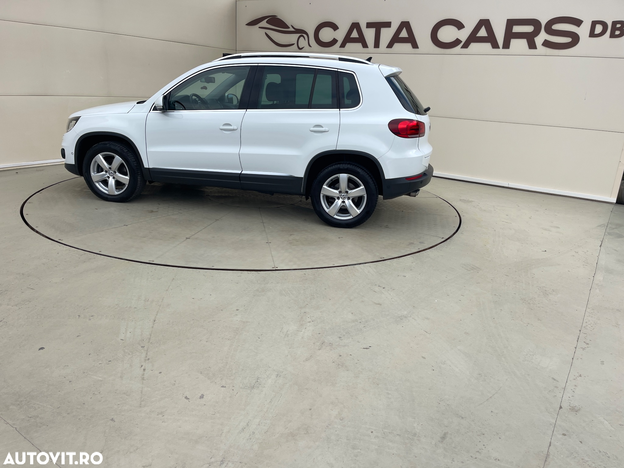 Volkswagen Tiguan 2.0 TDI DPF 4Motion BlueMotion Technology DSG Cup Sport & Style - 9