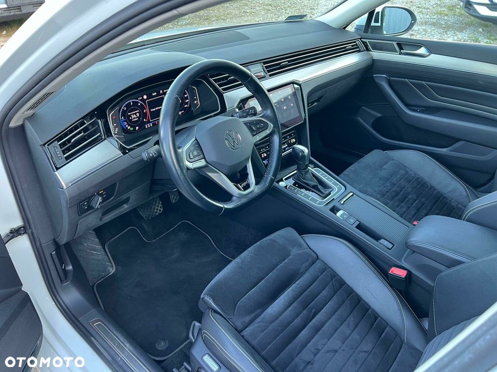 Volkswagen Passat 2.0 TDI 4Mot Elegance DSG - 9