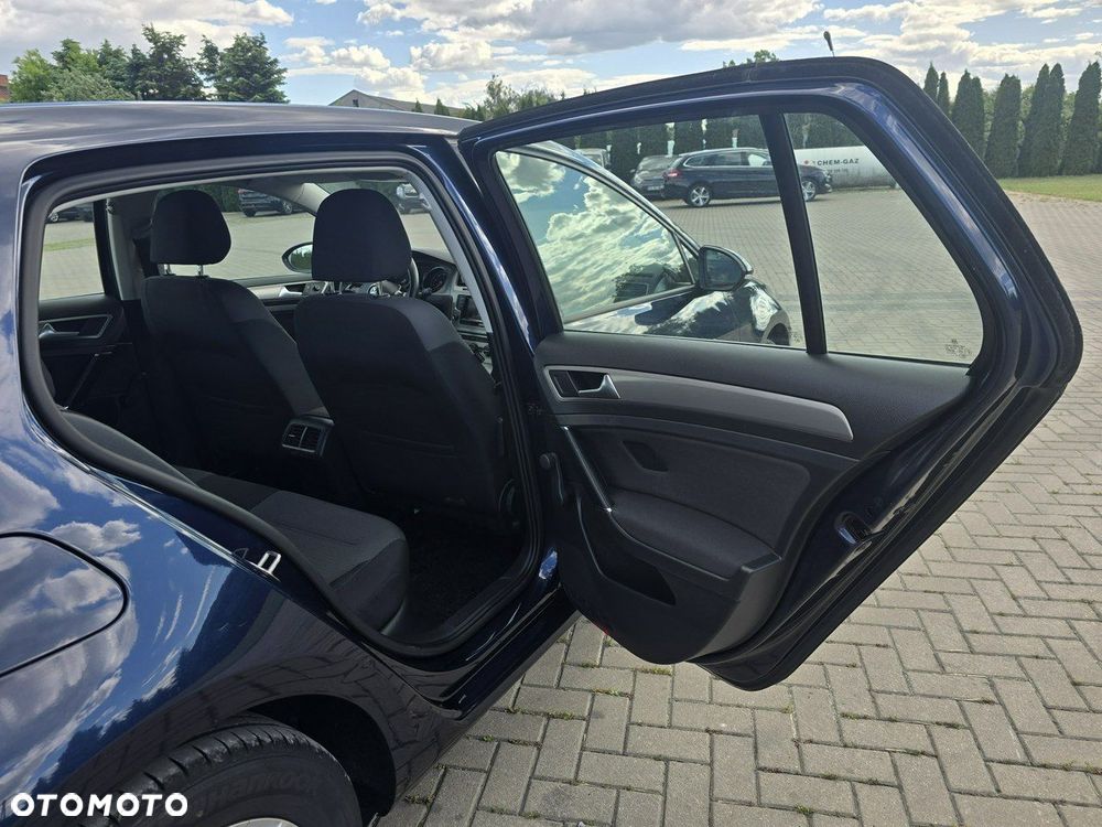 Volkswagen Golf - 25