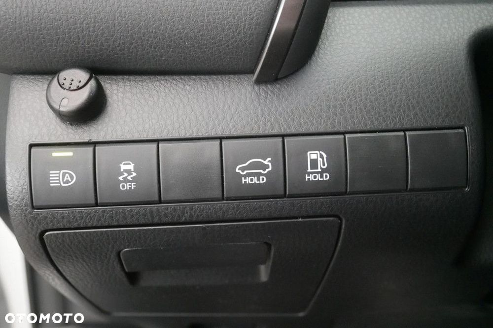 Toyota Camry 2.5 Hybrid Comfort CVT - 24