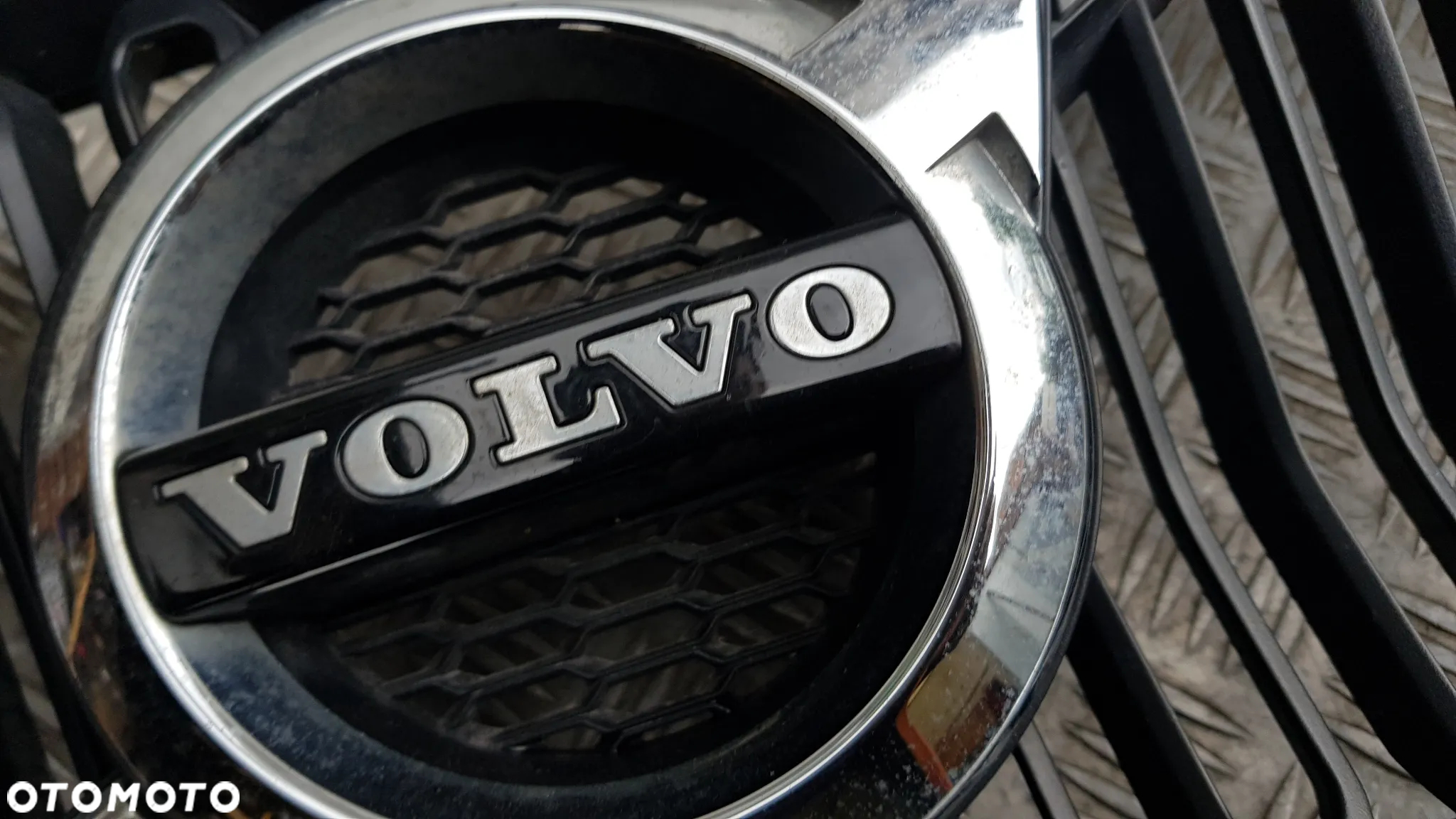 GRILL ATRAPA  VOLVO XC40 kompletny - 9