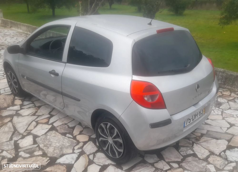 Renault CLIO 1.5 DCI - 5