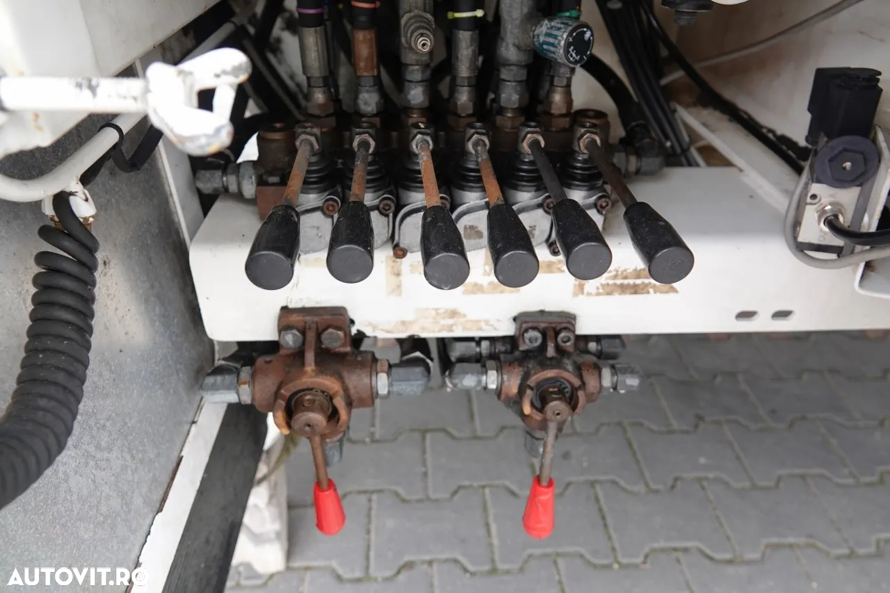 Castera CAMION CU ÎNCĂRCARE MICĂ CASTERA / 3 AXI / AXĂ DE DIRECȚIE / SUPRACARCĂRI HIDRAULICE / TROLIU / IMPORTAT - 25