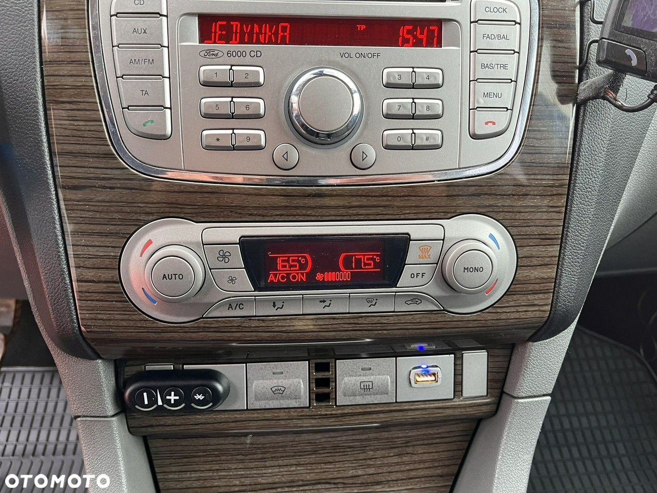 Ford Focus - 24