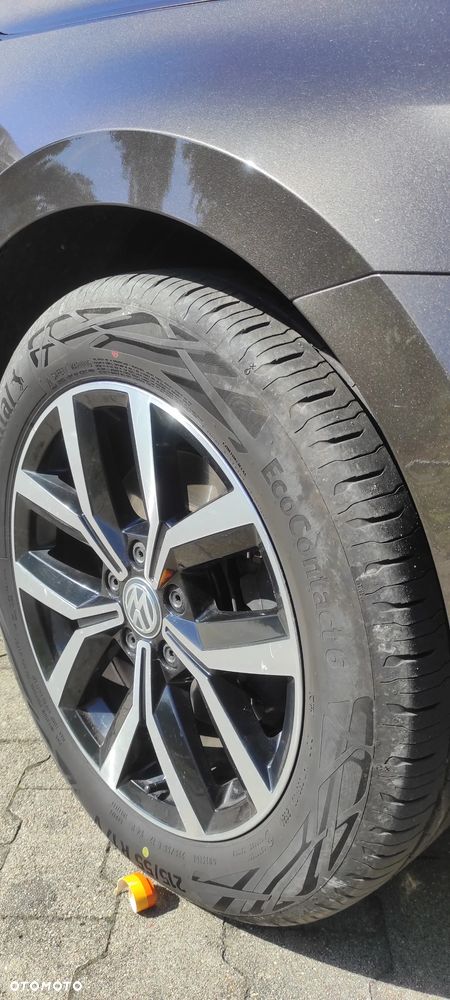 Volkswagen Passat - 8