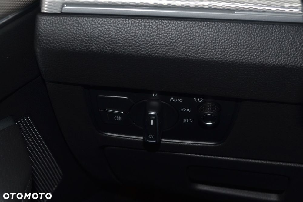 Volkswagen Passat - 23