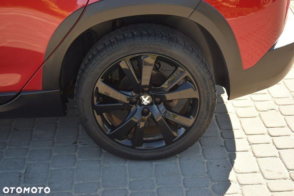 Peugeot 2008 1.2 Pure Tech Allure S&S - 17
