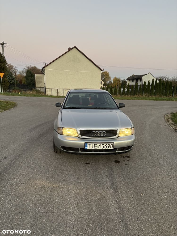 Audi A4 Limousine - 4