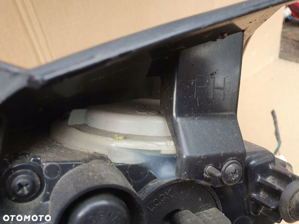HYUNDAI ELANTRA VII LAMPA TYŁ LEWA TYLNA W BŁOTNIK 92402-AA000 EUROPA - 4