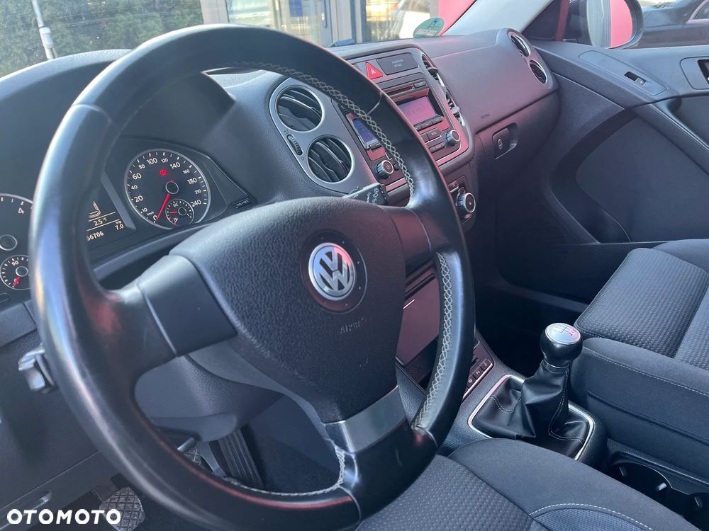 Volkswagen Tiguan 2.0 TDI DPF BlueMotion Technology Exclusive - 10