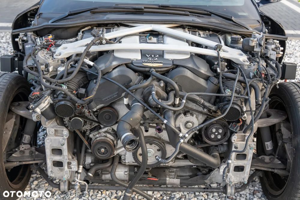 Aston Martin DB11 Standard - 23