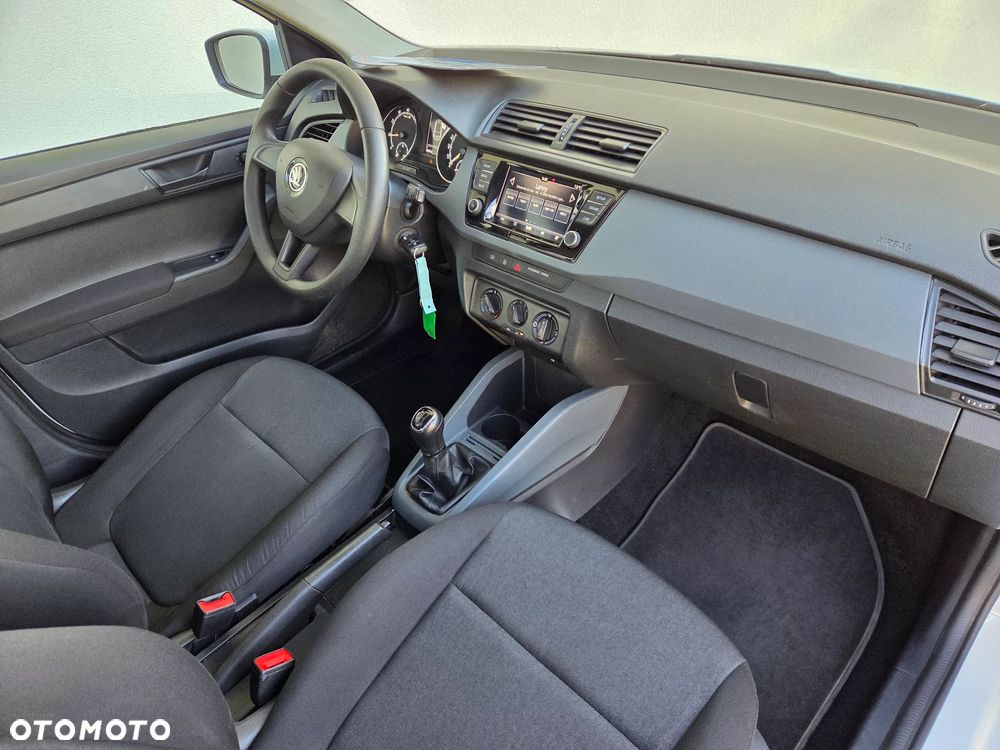 Skoda Fabia - 10