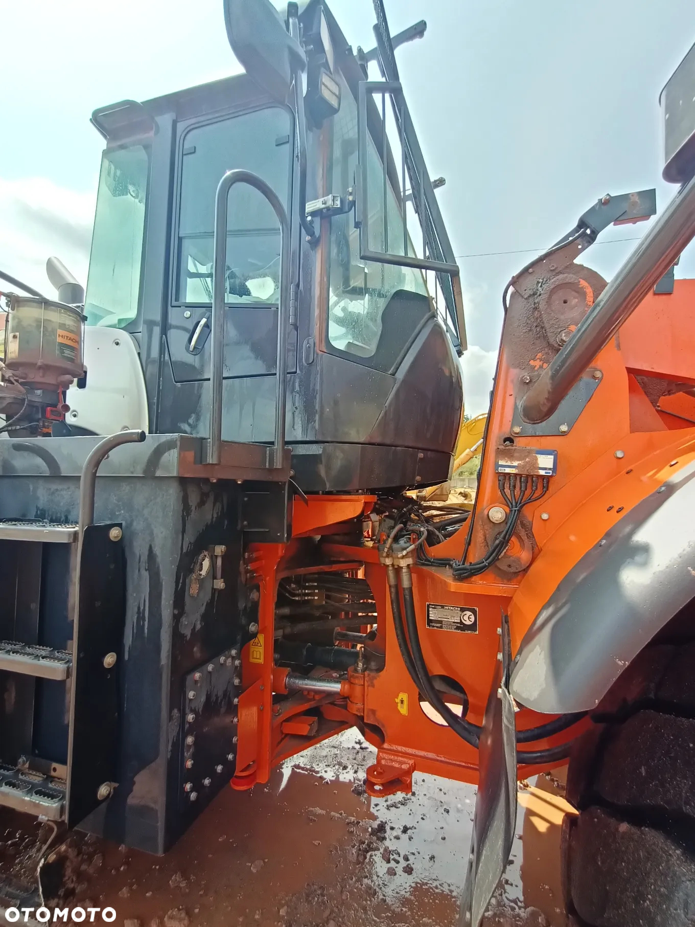Hitachi ZW330-6 - 9