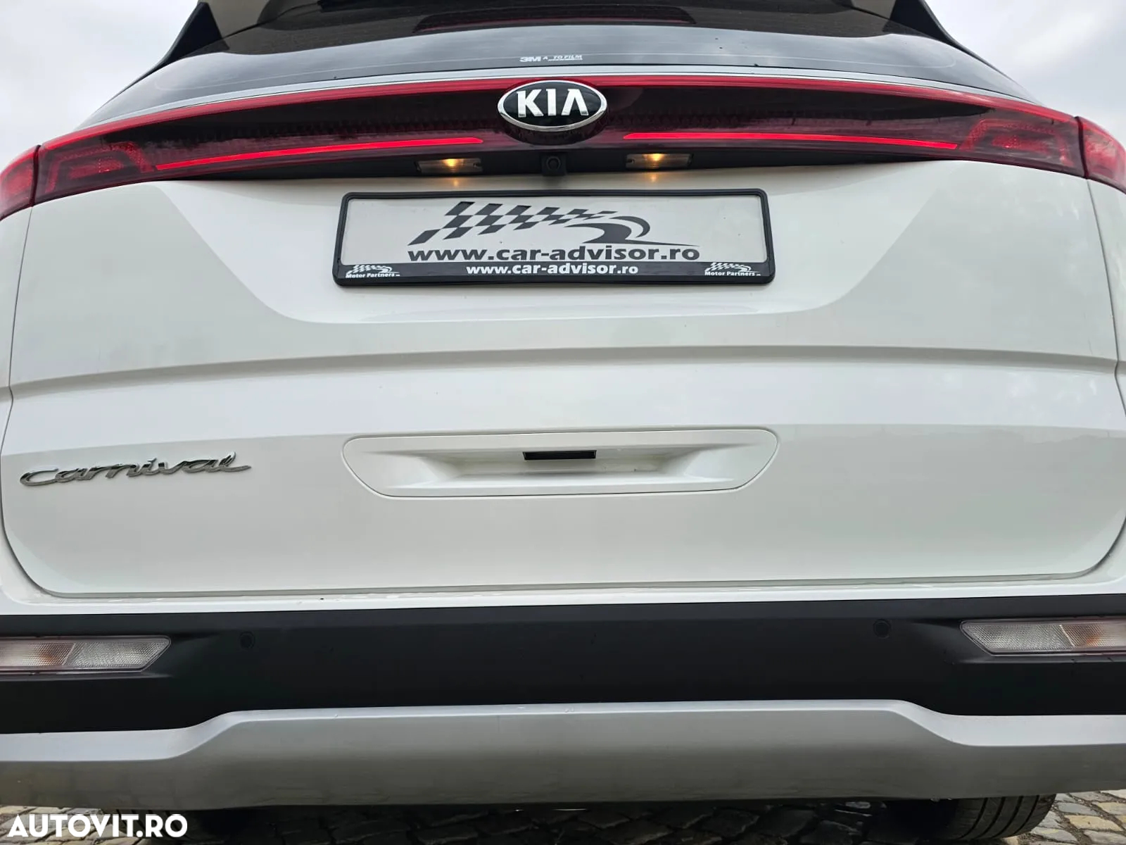 Kia Carnival - 10