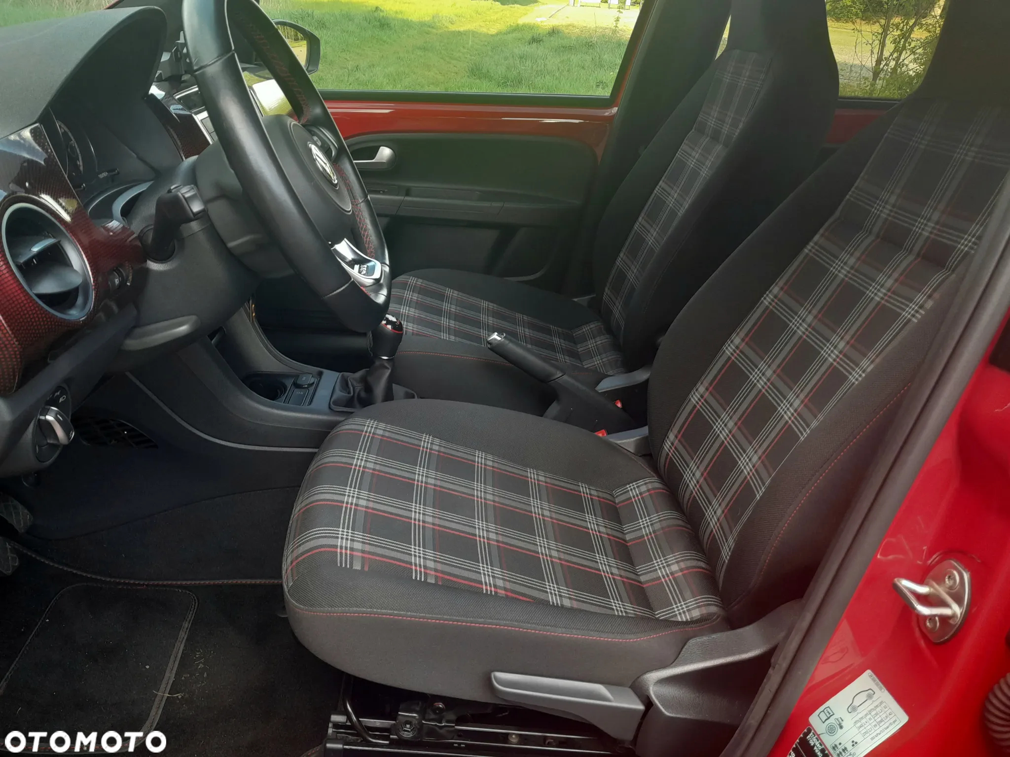 Volkswagen up! GTI - 19