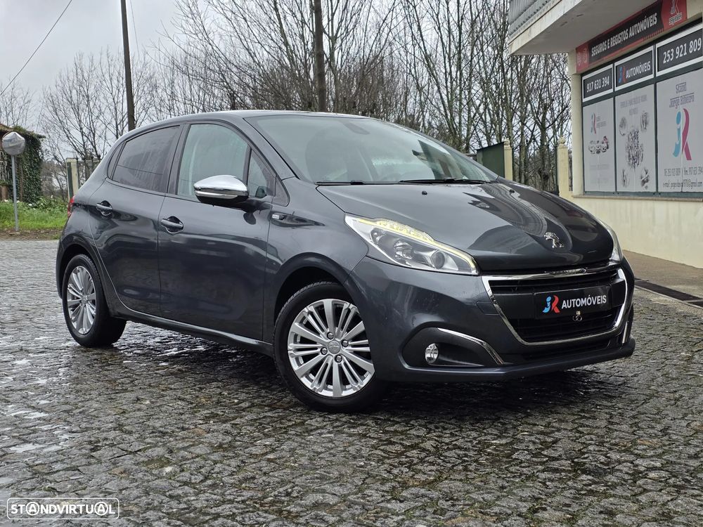 Peugeot 208 1.2 PureTech Style - 1