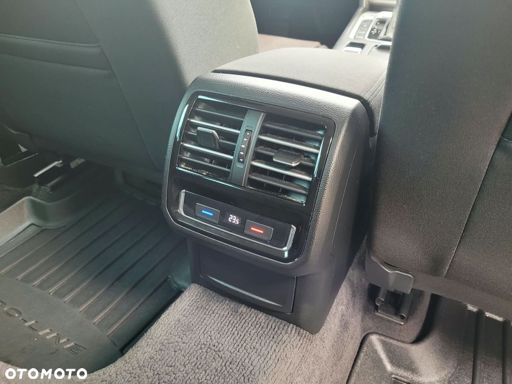 Volkswagen Passat - 15