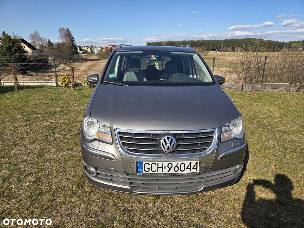 Volkswagen Touran 2.0 TDI DPF Highline DSG - 1