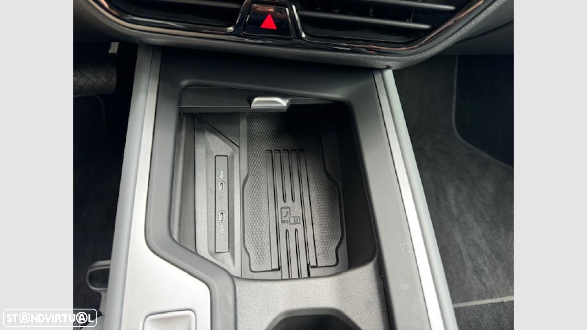 VW Passat Variant 2.0 TDi Business DSG - 13