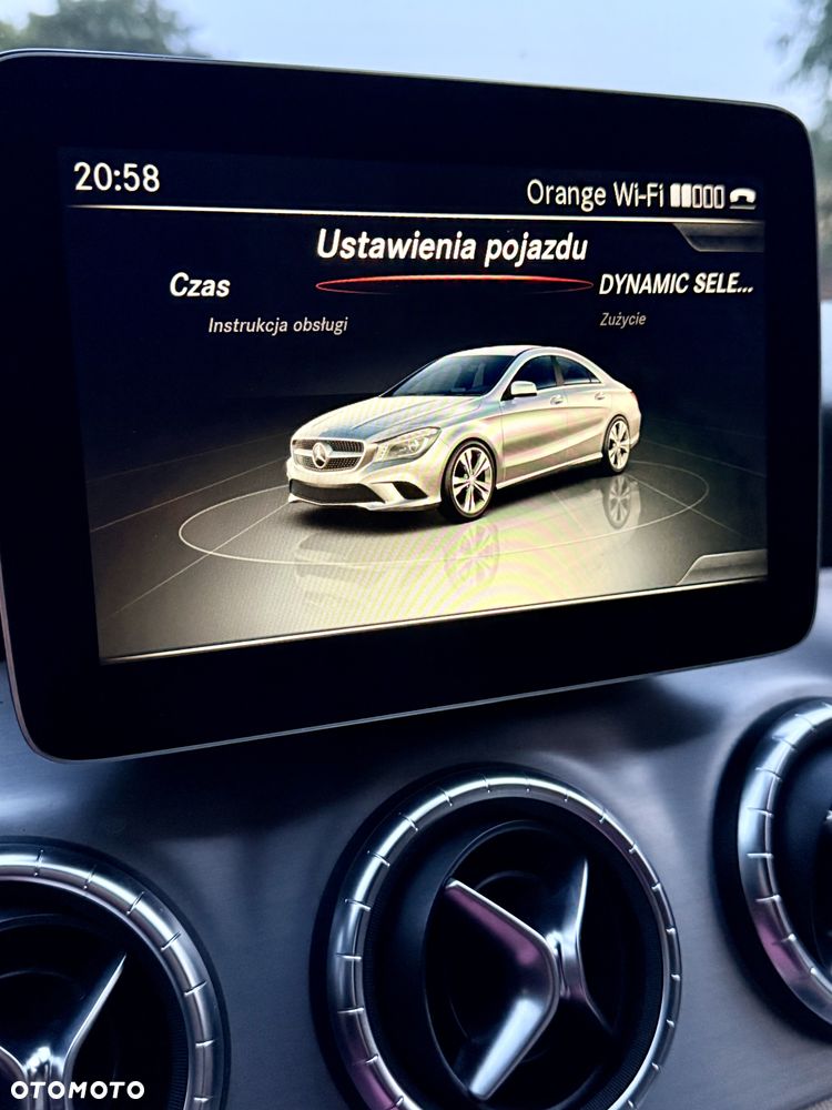 Mercedes-Benz CLA 250 7G-DCT Urban - 29