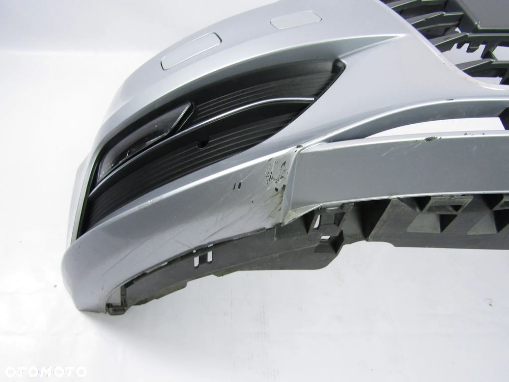 Zderzak przedni Audi A3 8V 12 - 16 Sprysk. Kod lakieru LA7R - 19