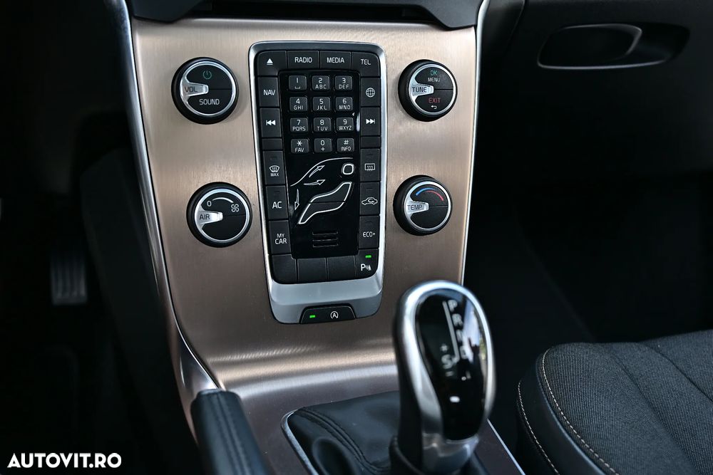Volvo V40 D2 Geartronic Momentum - 35