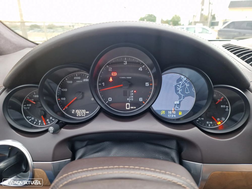 Porsche Cayenne - 15