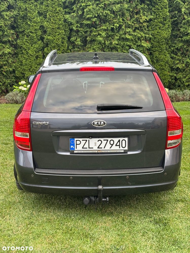 Kia Ceed 1.4 CVVT Dream-Team Edition - 17