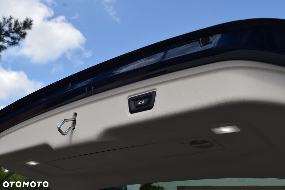 BMW Seria 3 320d xDrive Luxury Line sport - 23